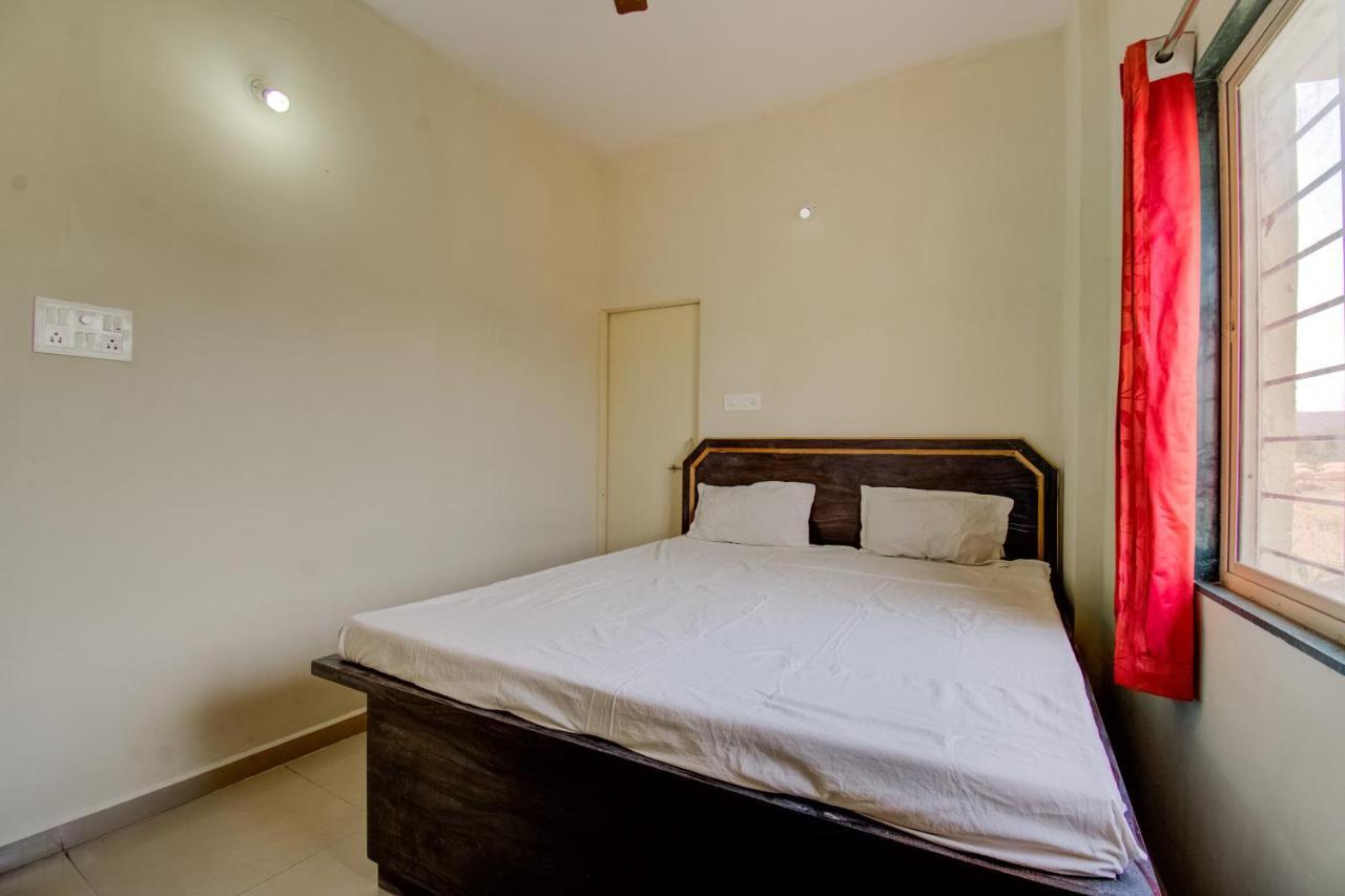 Spot On R D Homestay 1 Dispur Exterior foto